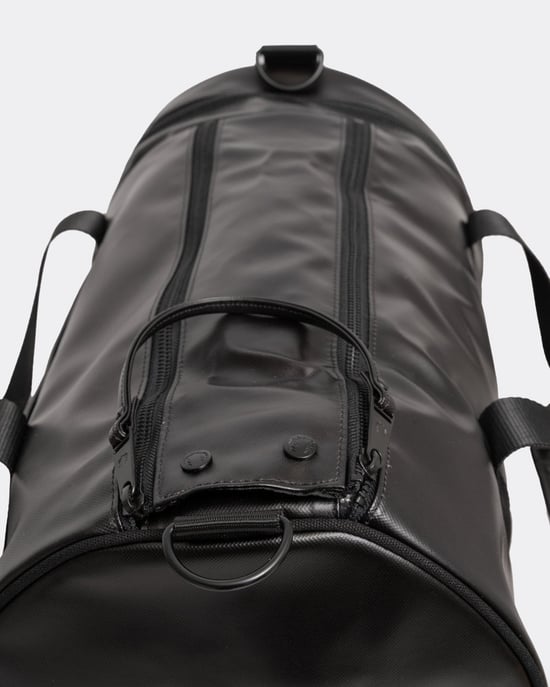 Einkaufen Für Fred Perry Tonal Classic Barrel Polyester Schwarz/Goldene Kreuztasche - Image 5