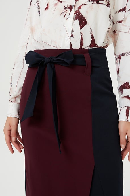 Jupe asymétrique bi-matières à ceinture nouée - Image 5