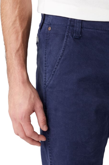 Wrangler - CASEY JONES CHINO DARK SAPPHIRE - Image 6