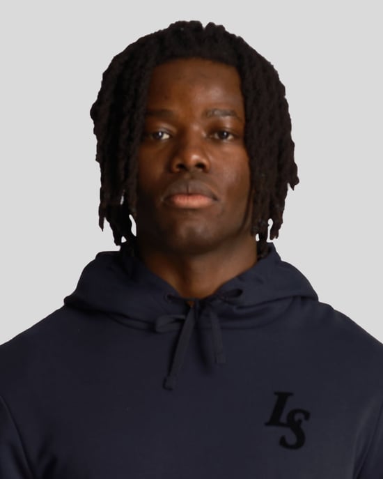 Lyle & Scott Herren Club Emblem Hoodie in Dunkelblau - Image 4