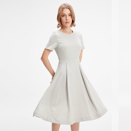 Klassisches Kleid mit ausgestellter Passform - Image 1