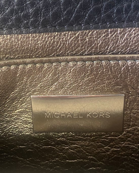 Michael Kors Clutch Bag aus grünem Leder mit Schlangenprägung - Image 6