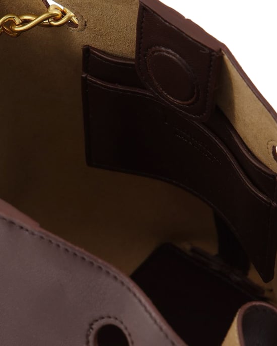 Die Gather Bucket Bag aus braunem veganem Leder - Image 4