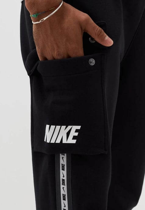 Nike Herren Fleece Sportswear Crew Neck Trainingsanzug in Schwarz - Image 5