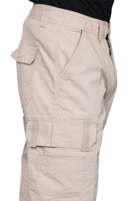 Schnell trocknende Herren-Cargo-Shorts mit mehreren Taschen in Sand - Image 5