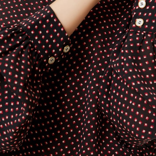 Bluse mit Rundhalsausschnitt und quadratischen Minidrucken - Image 6