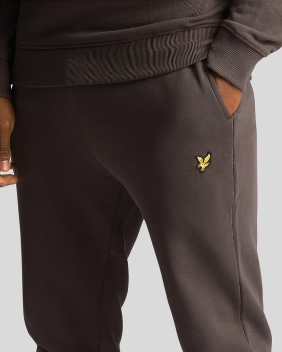 Lyle & Scott Slim Fit Sweatpants in Dunkelgrau - Image 4