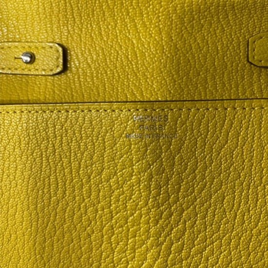 Hermès Cinhetic To Go Umhängetasche aus gelbem Leder - Image 6