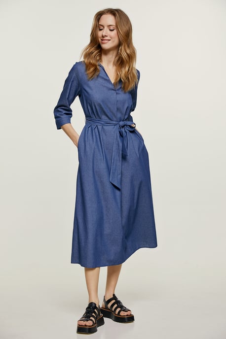 Himmelblaues Midikleid mit Gürtel - Image 1