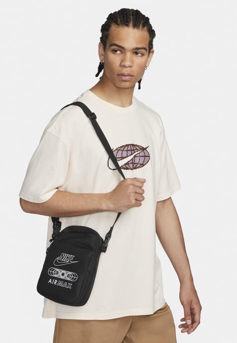 Nike Air Max Heritage Crossbody Bag (4 Litre) – Black