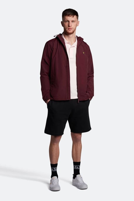 Das Lyle & Scott Bio-Poloshirt ist ein klassisches Stück, das in den Kleiderschrank eines jeden Mannes gehört. Dieses Herren-Poloshirt mit unserem kultigen Steinadler-Branding ist aus Bio-Baumwolle gefertigt und eignet sich sowohl für elegante als auch fü - Image 4