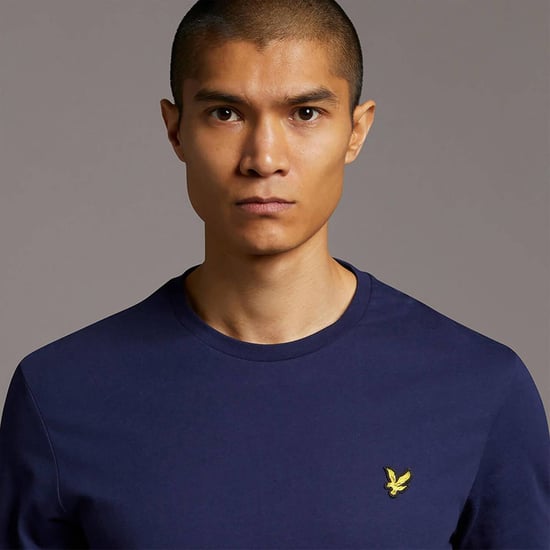 Lyle & Scott Einfarbiges T-Shirt in Marineblau - Image 4