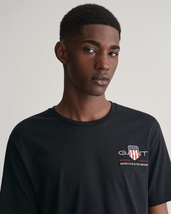 Gant Regular Archive Shield Emb T-Shirt - Image 3
