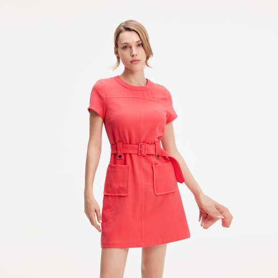 Kurzes Kleid mit aufgesetzten Taschen - Image 2