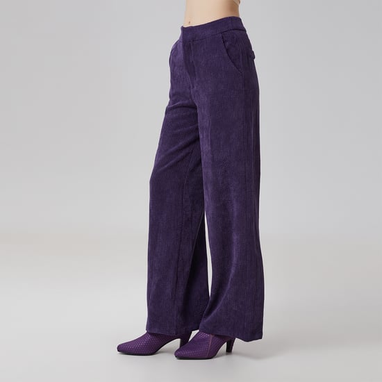 Gerade Hose aus Samt - Image 5