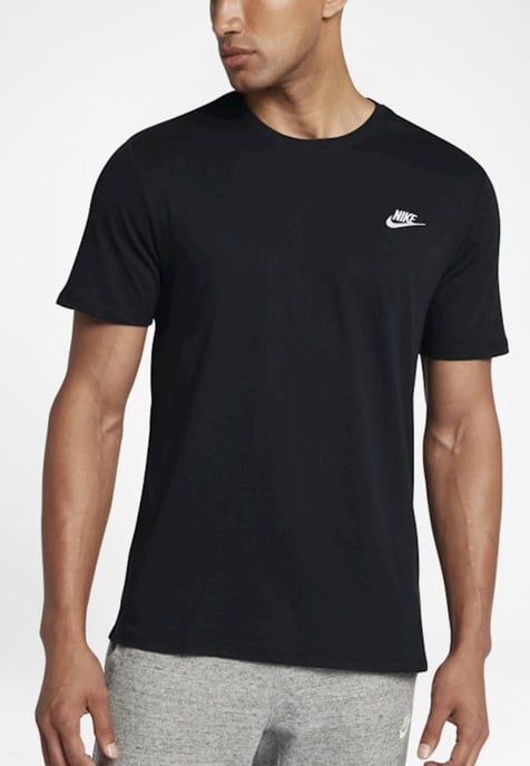 Nike Sportswear Club Herren-T-Shirt in Schwarz - Image 1