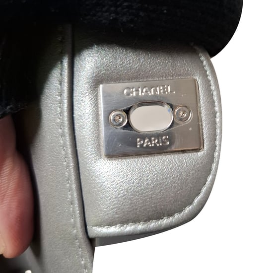 Chanel Mittlere Klassische Patchwork Double Flap Schultertasche aus mehrfarbigem Denim - Image 5