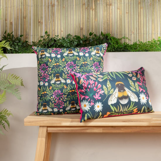 Wylder Tropics House Of Bloom Zinnia Bee Rechteckiges Outdoor-Kissen - Image 4