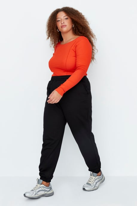 Trendyol Femmes Taille normale Lâche Pantalons de survêtement grande taille - Image 3