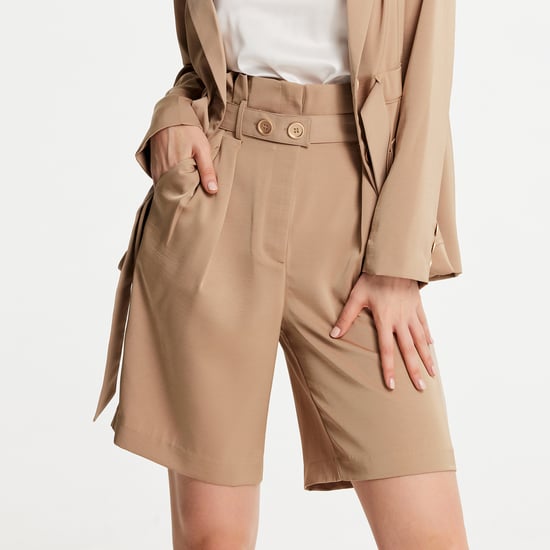 Bermudashorts mit hoher Taille und Falten - Image 1