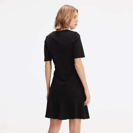 Minimalistisches Kleid aus Trapez-Jersey - Image 4