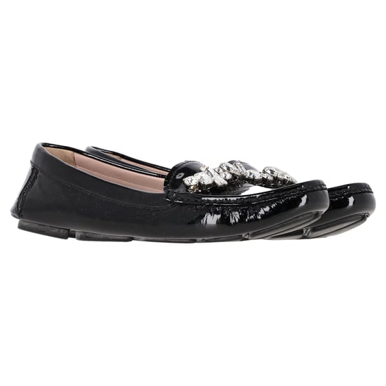 Miu Miu Loafers mit Kristall-Details aus schwarzem Lackleder - Image 4