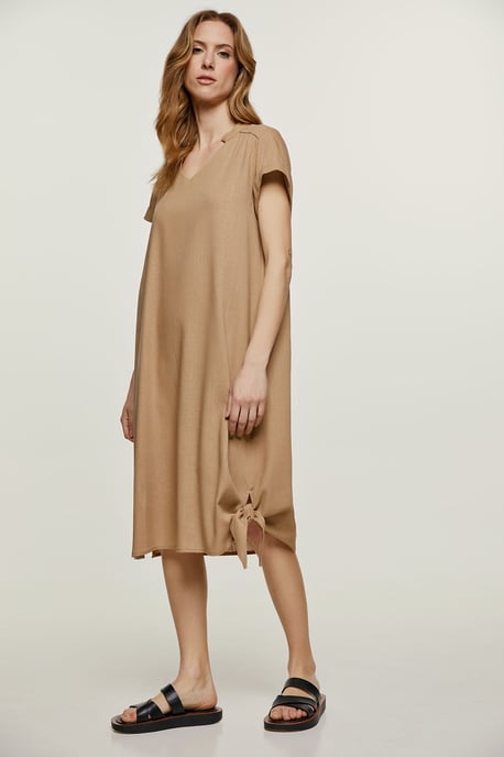 Beigefarbenes Midikleid mit Bindedetail - Image 1
