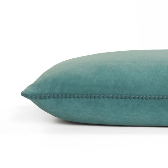 furn. Cosmo Quadratisches Samt-Kissenbezug mit Pom-Pom-Besatz - Image 3