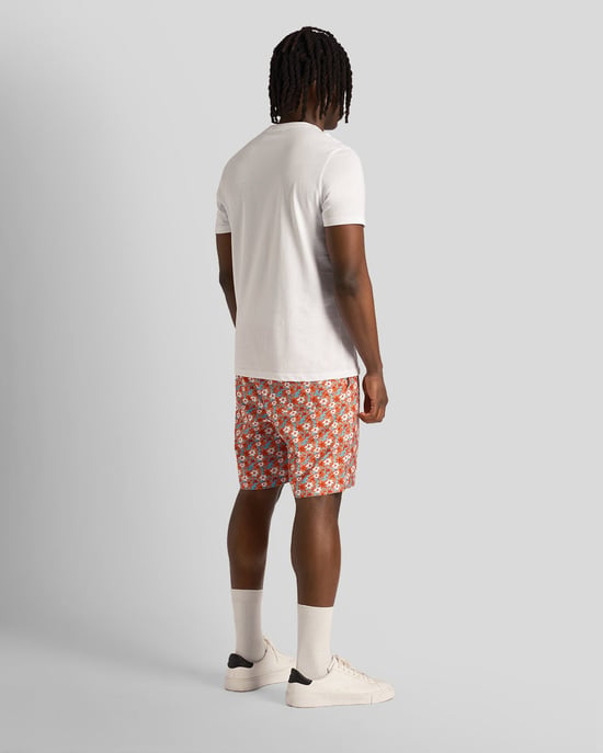 Lyle & Scott Herren Floral Print Resort Shorts in Tangerine Tango - Image 3