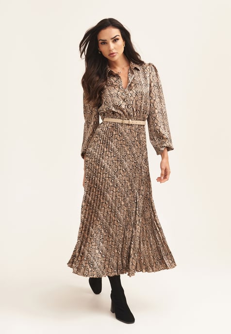 Beigefarbenes plissiertes Hemdkleid mit Gürtel und Schlangenmuster - Image 1