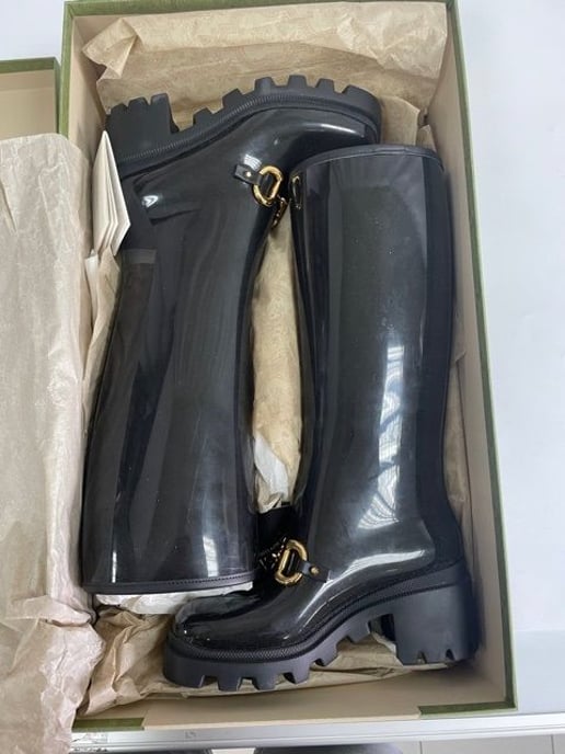 Gucci Damen kniehohe Gummistiefel mit Pferdemotiv aus schwarzem Leder - Image 6