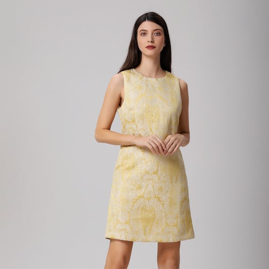 Minimalistisches Minikleid aus Brokat - Image 4