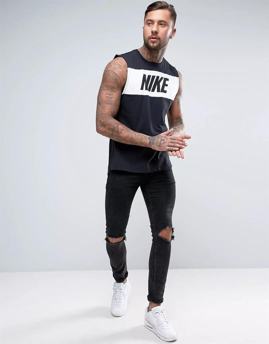 Nike Herren Retro Logo Weste In Schwarz - Image 4