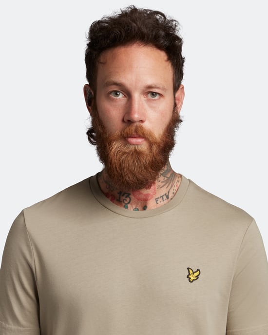 Lyle & Scott Einfarbiges T-Shirt in Braun - Image 4