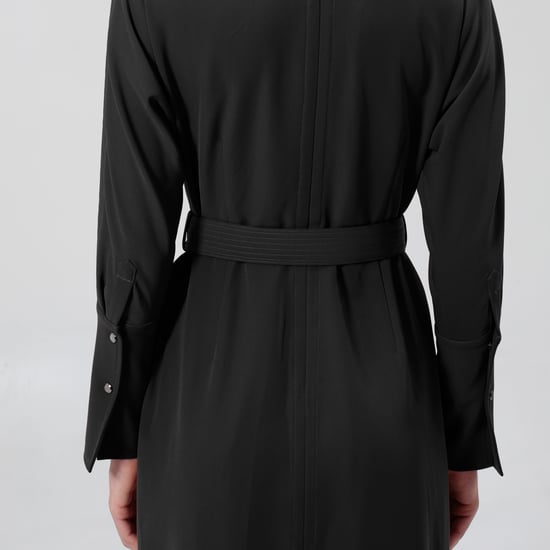 Kleid mit V-Ausschnitt und Fledermausärmeln - Image 4