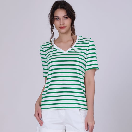 Gestreiftes Baumwoll-T-Shirt mit V-Ausschnitt - Image 3