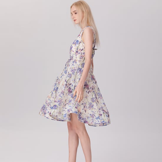 Ärmelloses Teekleid aus Organza mit Blumendruck - Image 5