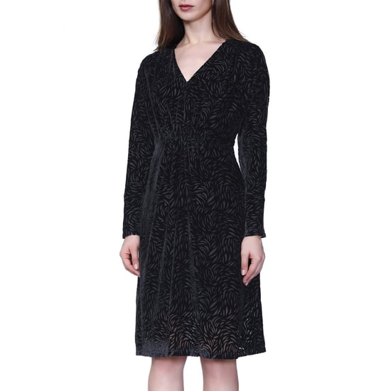 Samtkleid mit V-Ausschnitt und Fledermausärmeln - Image 1