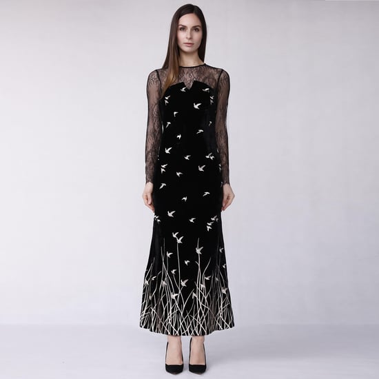 Langes goldenes besticktes Samtkleid - Image 1