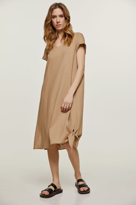 Beigefarbenes Midikleid mit Bindedetail - Image 4