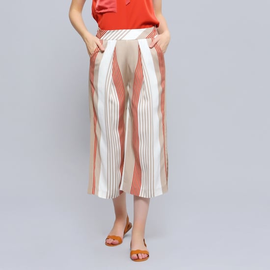 Caprihose mit Streifendruck und Falten - Image 1