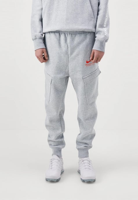 Nike Herren Athletic Fleece Cargo-Trainingsanzug in Grau - Image 5
