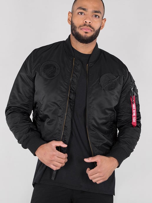 Alpha Industries Herren MA-1 VF NASA Bomberjacke in Schwarz - Image 1