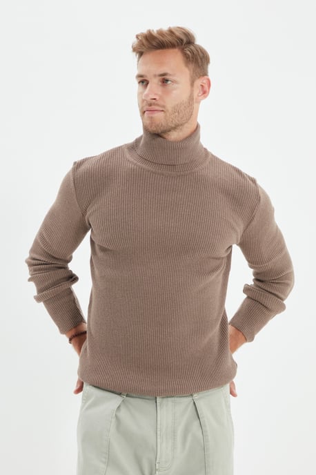 Trendyol Hommes Col roulé Corps conique Chandail - Image 6