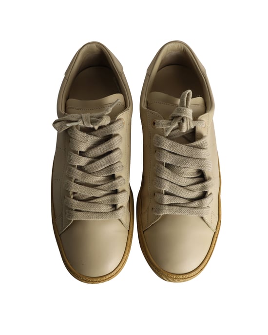 Saint Laurent SL/06 Court Classic Low-Top Sneakers aus beigem Kalbsleder - Image 5