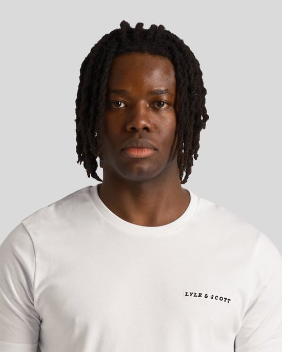 Herren-T-Shirt mit Lyle & Scott-Stickerei in Weiß - Image 4