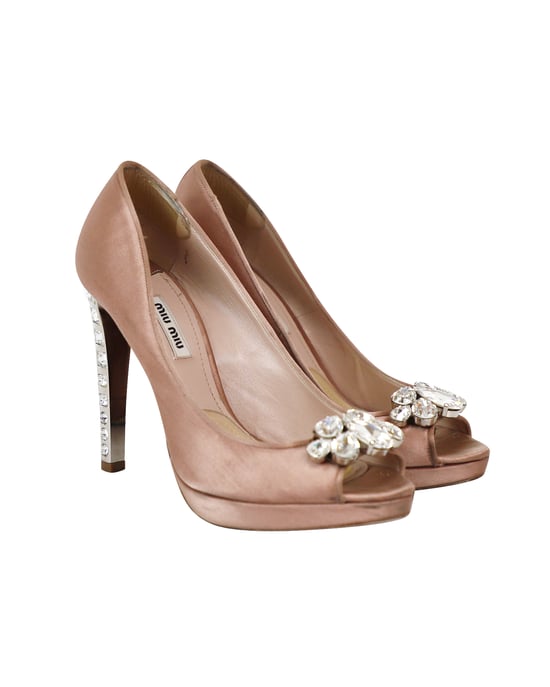 Miu Miu Kristallverzierte Peeptoe-Plateauschuhe aus nude Satin - Image 3
