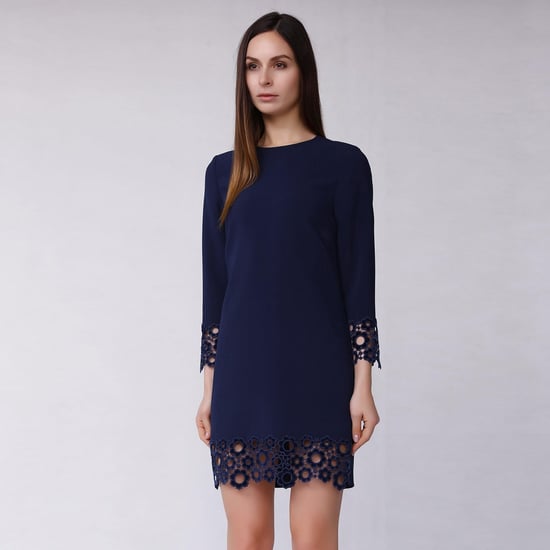 Gerades Kleid mit Samt-Spitze verziert - Image 1