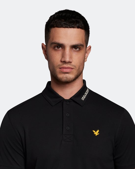 Lyle & Scott Golf Kragen Logo Technisches Poloshirt in Schwarz - Image 4