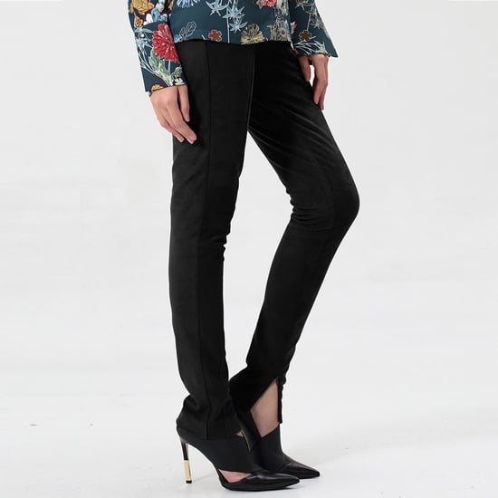Schlanke, strukturierte Hose aus Stretch-Wildleder - Image 2